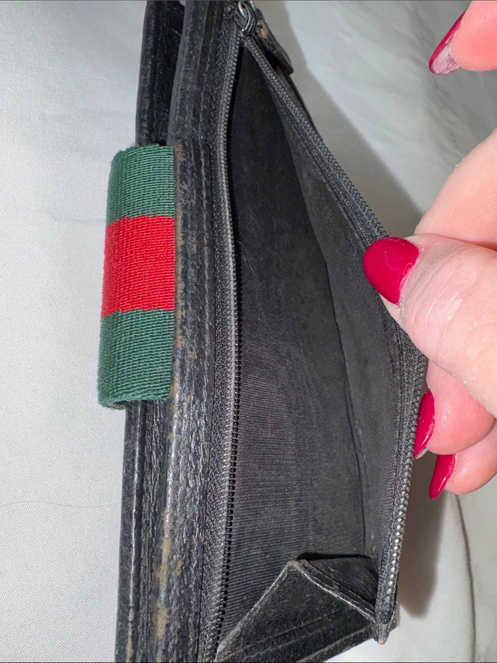 Gucci GG Wallet Black w/ Sherry Web Stripe - Picture 4 of 12